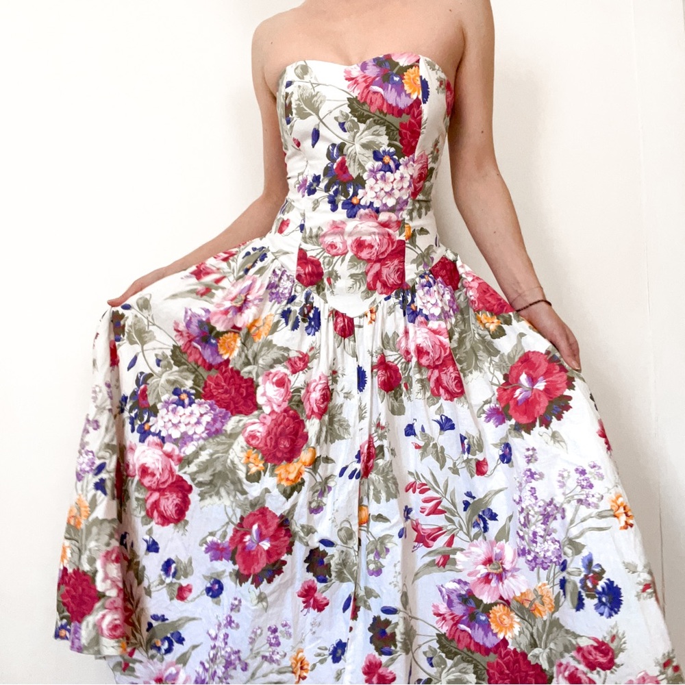 Vintage 80s Strapless Basque Waist Floral Midi Dress with Pink & Purple Blooms 💐